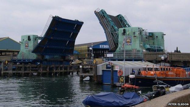 Poole lifting bridge