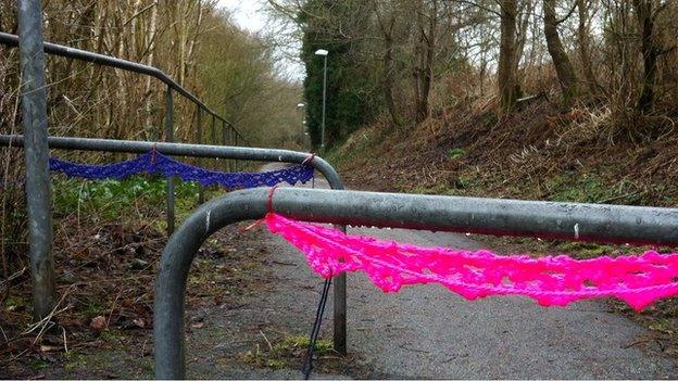 Yarn bombing