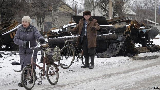 Locals in Vihlehirsk, 19 Feb 15