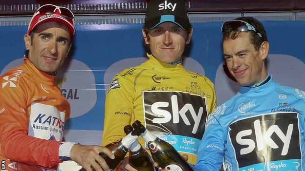 Geraint Thomas (centre)