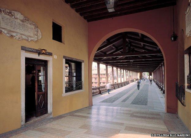 Old grapperia on the bridge (Nardini)