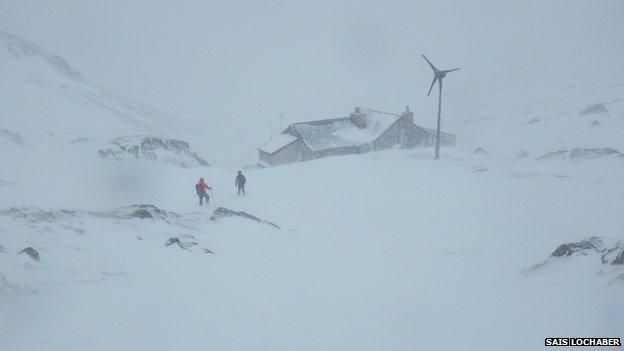 Snow falling near CIC Hut on Ben Nevis