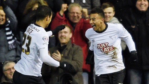 Jesse Lingard celebrates his goal