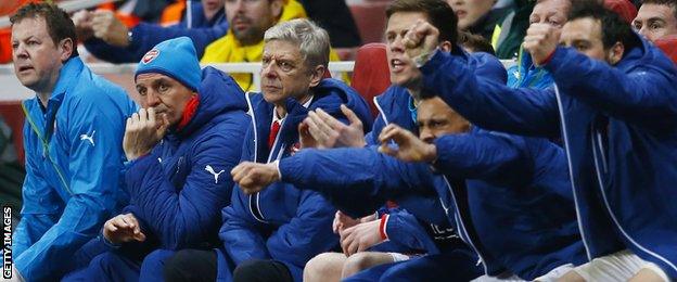 Alex Oxlade-Chamberlain's goal draws celebration on Arsenal's bench