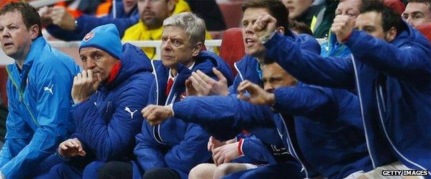 Alex Oxlade-Chamberlain's goal draws celebration on Arsenal's bench