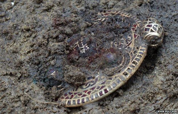 Anglo-Saxon pendant found in south Norfolk