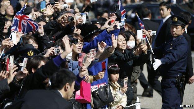 Crowds photograph William