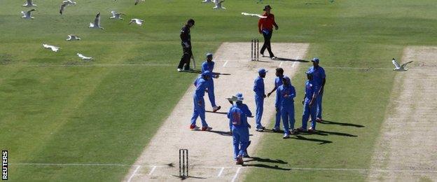 India v UAE