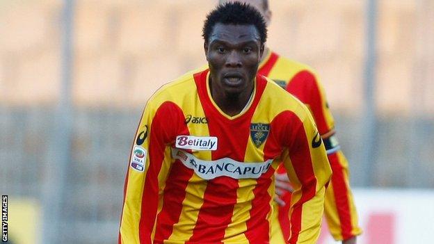 Edward Ofere playing for Lecce