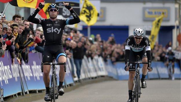 Ian Stannard beats Niki Terpstra in Omloop Het Nieuwsblad