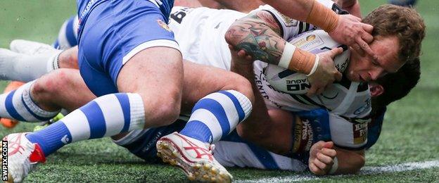 Kevin Brown try for Widnes Vikings