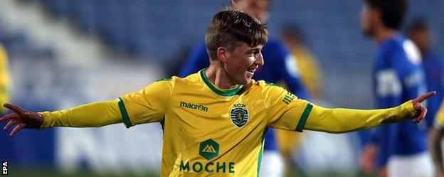 Sporting Lisbon midfielder Ryan Gauld