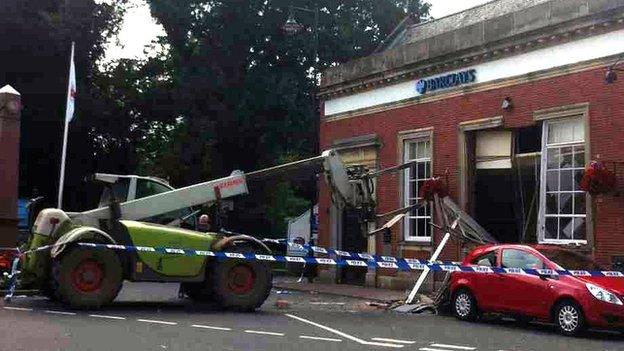 JCB machine used to steal cashpoint