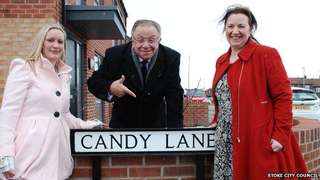 Pete Conway launches Candy Lane with resident Kimberley Chesters (left) and councillor Ruth Rosenau.