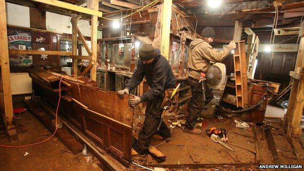 Building begins on the inside of the Clutha