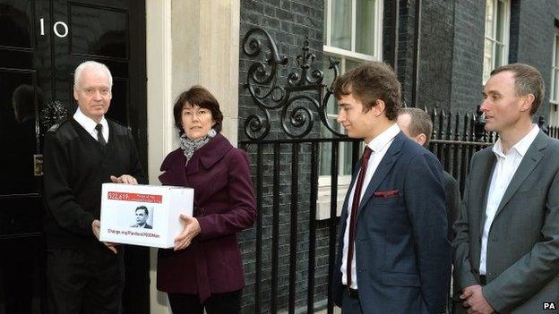 Relatives of Alan Turing present a petition to No 10 calling for pardons for men convicted under historic indecency laws