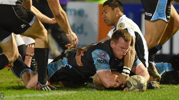 Chris Fusaro scores a try for Glasgow Warriors against Zebre