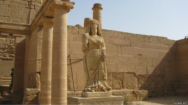 Statue of a women at Hatra