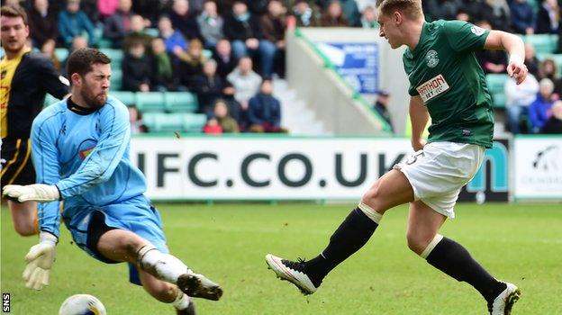 Hibs' Jason Cummings opens the scoring