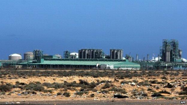 Al Ghani oil field near Waddan city, 23 March 2015