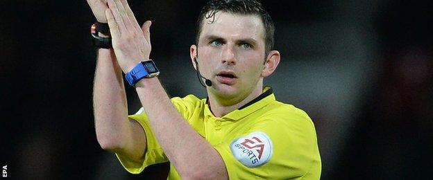 Referee Michael Oliver