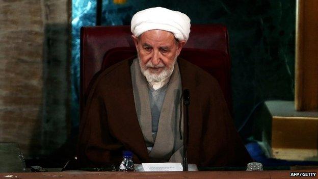 picture of Ayatollah Mohammad Yazdi speaking