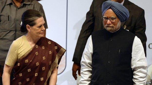 Sonia Gandhi and Manmohan Singh, Nov 2011