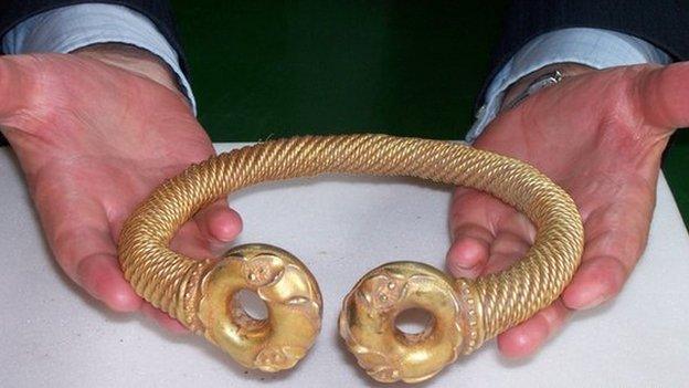 The gold prehistoric necklace found in Newark