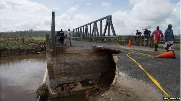 Damaged bridge outside Port Vila (15 March 2015)