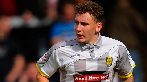 Callum McFadzean on loan to Burton Albion