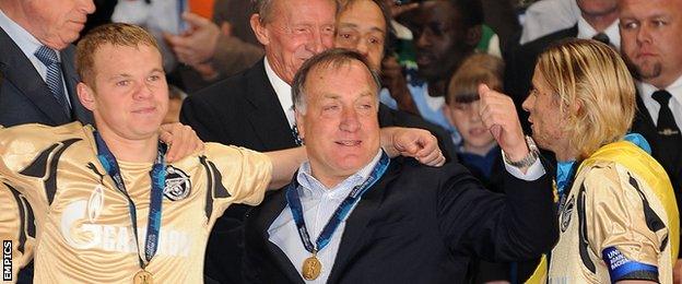 Dick Advocaat celebrates winning the 2008 Uefa Cup final