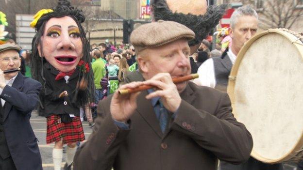 Flute players, Belfast