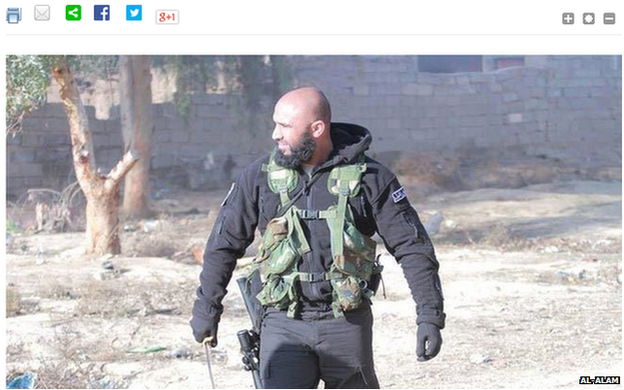 Ayyub Faleh al-Rubaie with a knife