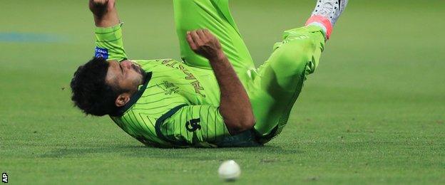 Sohail Khan drops a catch