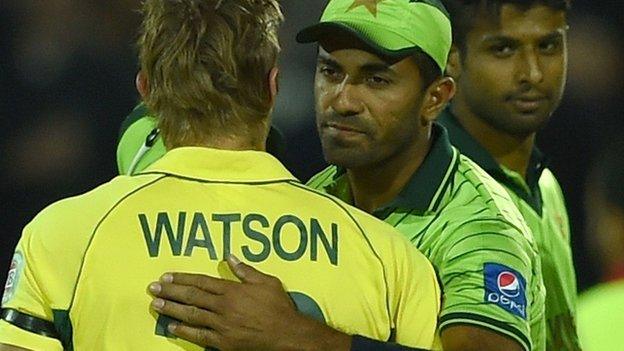 Wahab Riaz (right) and Shane Watson (left)