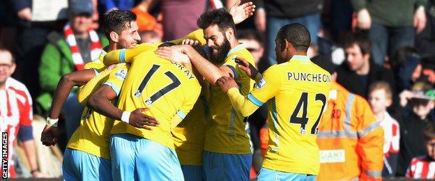 Palace celebrate Wilfried Zaha's goal