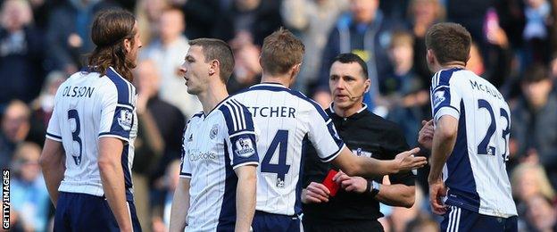 Neil Swarbrick sent off Gareth McAuley instead of Craig Dawson