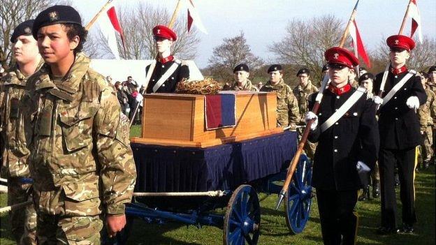 Richard III coffin at Bosworth