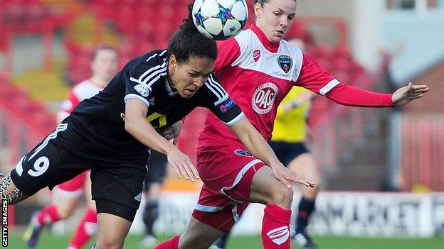 Ceilia Sasic of FFC Frankfurt (l) battles for the ball with Bristol Academy's Loren Dykes