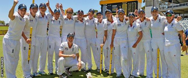 England womens Ashes-winning side in 2014