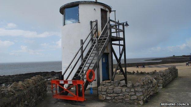 Pilot lookout tower