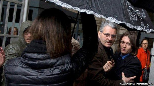 Raffaele Sollecito (right) arrives at court