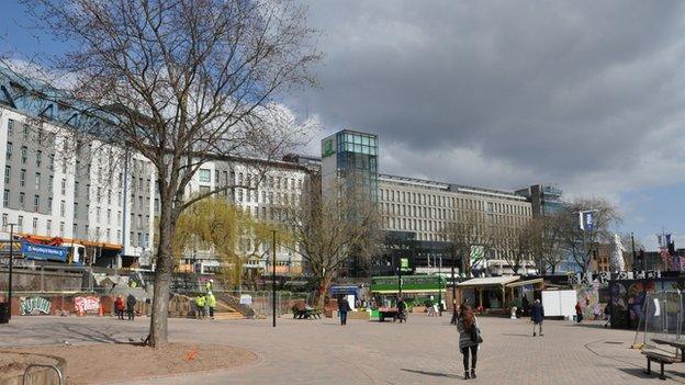 Bearpit roundabout