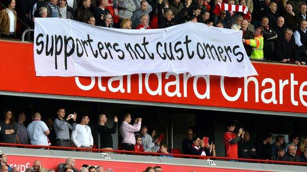 Liverpool fans banner