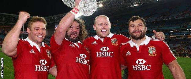 Tom Youngs, Adam Jones, Dan Cole and Alex Corbisiero celebrate winning the Tom Richards Cup