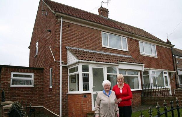 Linda Gilmore and her mum Esther Gibbon