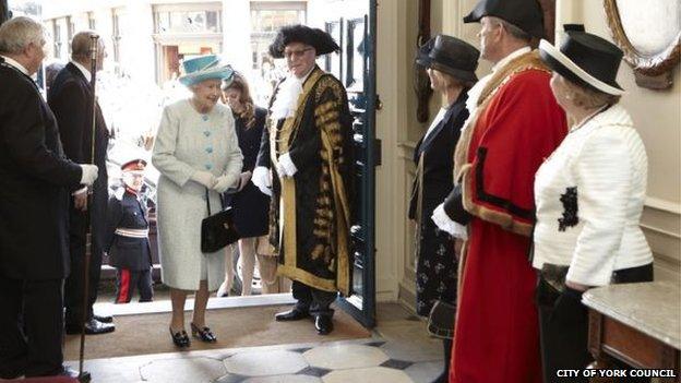 The Queen arriving at Mansion House, York, 2012