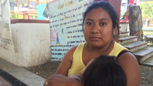 Erica de la Cruz Pascual with her daughter