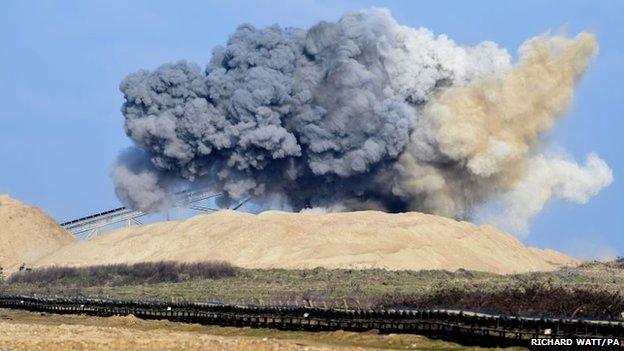 Week in pictures: 21-27 March 2015 - BBC News