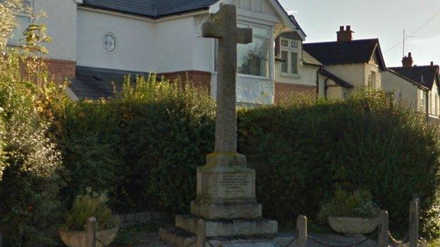 Hucclecote war memorial